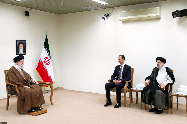 رهبر انقلاب: اعتبار سوریه اکنون بسیار بیشتر از گذشته است/ حضور گسترده مردم کشورها در روز قدس واقعیت منطقه است/ بشار اسد: روابط راهبردی ایران و سوریه مانع تسلط رژیم صهیونیستی بر منطقه شد/ همکاریهای دو کشور باید ارتقا یابد رهبر انقلاب با اشاره به موفقیتهای بزرگ سوریه در میادین سیاسی و نظامی گفتند: سوریه امروز، سوریه قبل از جنگ نیست، اگرچه آن زمان خرابیها نبود اما احترام و اعتبار سوریه اکنون بسیار بیشتر از گذشته است و همه به این کشور بهعنوان یک قدرت نگاه میکنند.