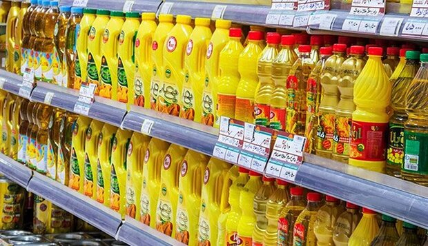 آرامش در بازار روغن نباتی/ تولید روغن نباتی از تقاضا پیشی گرفت رئیس اتحادیه تولیدکنندگان روغن نباتی گفت: با افزایش تولید روغن نباتی، تولید این محصول از تقاضای بازار پیشی گرفته و آرامش در بازار روغن نباتی برقرار شد.