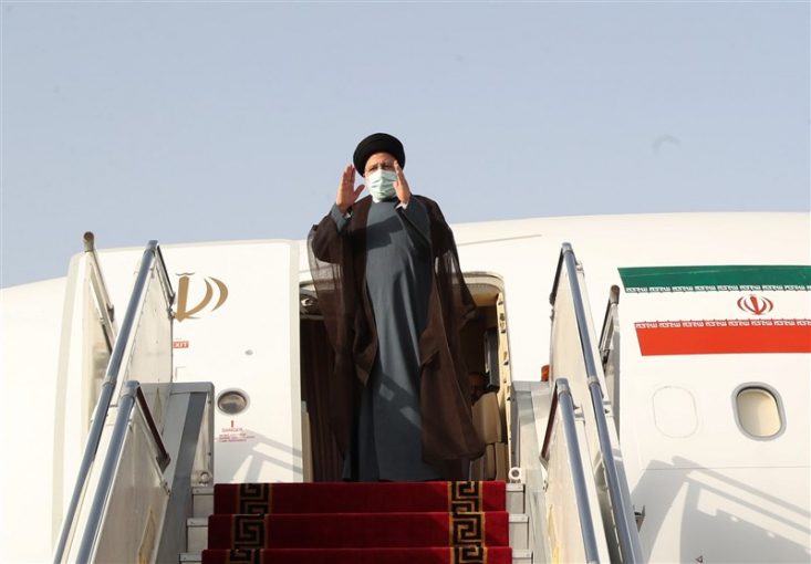 انتقام خون «شهید خدایی» از جنایتکاران حتمی است رئیسجمهور گفت: کسانی که در میدان از نیروهای مدافع حریم و حرم شکست خوردند، میخواهند به این شکل استیصال خودشان را نشان دهند. تردید ندارم که انتقام خون پاک این شهید بزرگوار از جنایتکاران حتمی است.