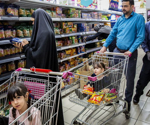 فائو: امنیت غذایی ایران بیشتر از ۱۱۹ کشور جهان است سازمان جهانی خواروبار و کشاورزی ملل متحد، ایران را از نظر شاخص امنیت غذایی در رتبه ۷۶ جهان قرار داد و اعلام کرد ۱۱۹ کشور جهان امنیت غذایی کمتری در مقایسه با ایران دارند.