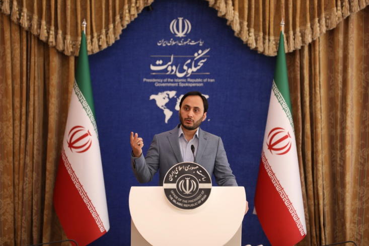 «زاهدی وفا» سرپرست وزارت کار شد/ مالیات ۵۵۰هزار کسبه صفر است/ بارها گفتهام؛ دولت هیچ برنامهای برای گرانی بنزین ندارد بهادری جهرمی با اعلام خبر پذیرش استعفای وزیر کار و رفاه اجتماعی گفت: البته همکاری آقای عبدالملکی با دولت بهعنوان مشاور رئیسجمهور ادامه خواهد داشت.