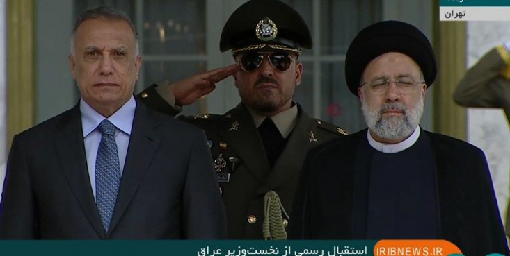 رئیس جمهور دقایقی پیش از به‌صورت رسمی ازمصطفی‌الکاظمی نخست وزیر عراق استقبال کرد.