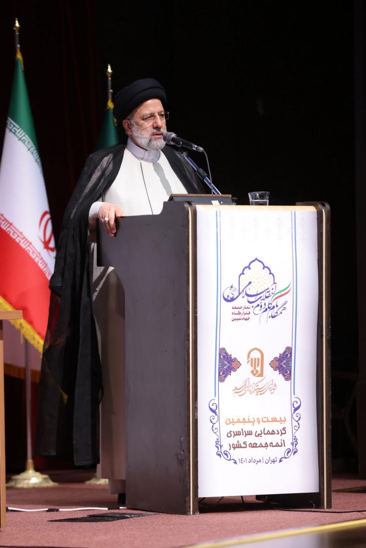 طرف غربی مذاکرات را با مشکل مواجه کرد/ تغییر ریل دیپلماسی، ارزش مبادلات با همسایگان را چندین برابر گذشته کرد رئیس جمهور گفت: غربیها در حین انجام مذاکرات با صدور قطعنامه در شورای حکام آژانس بینالمللی انرژی اتمی در این مذاکرات بحران ایجاد کردند.