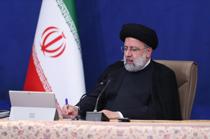 پیام رئیس جمهور به مناسبت روز خبرنگار رئیس جمهور در پیامی به مناسبت روز خبرنگار گفت: این روز، علاوه بر گرامیداشت مسئولیت و جایگاه مهم خبرنگاران، مجالی برای پاسداشت حقیقتجویی، شفافیت و حق مردم بر دانستن و دسترسی آزاد به اطلاعات است.