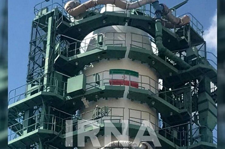 ماهواره «خیام» در کانون اخبار رسانههای غرب رسانههای غربی امروز طی گزارشهای خود به پرتاب موفقیتآمیز ماهواره بومی «خیام» و پیشرفتهای جمهوری اسلامی ایران در این زمینه اشاره کرده و آن را در راستای تقویت همکاریهای ایران و روسیه که با تحریمهای آمریکا و متحدانش روبرو هستند، خواندند.