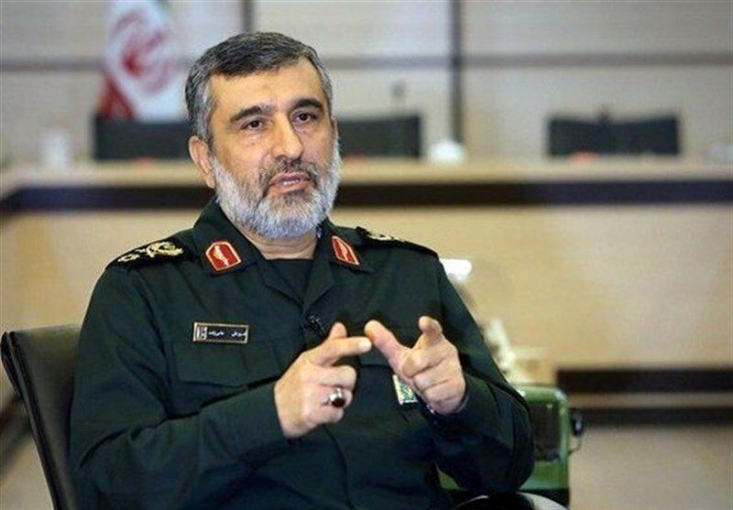 این فرد توهم پیدا کرده است/ چهره نورانی شهید همدانی با صحبتهای فردی ورشکسته سیاسی و عقیدتی خدشهدار نمیشود سردار امیرعلی حاجی زاده فرمانده نیرو هوافضای سپاه درباره بیانیه میرحسین موسوی بیان کرد: این فرد توهم پیدا کرده است؛ قطعا چهره نورانی شهید همدانی با صحبتهای فردی ورشکسته سیاسی و عقیدتی خدشهدار نمیشود.