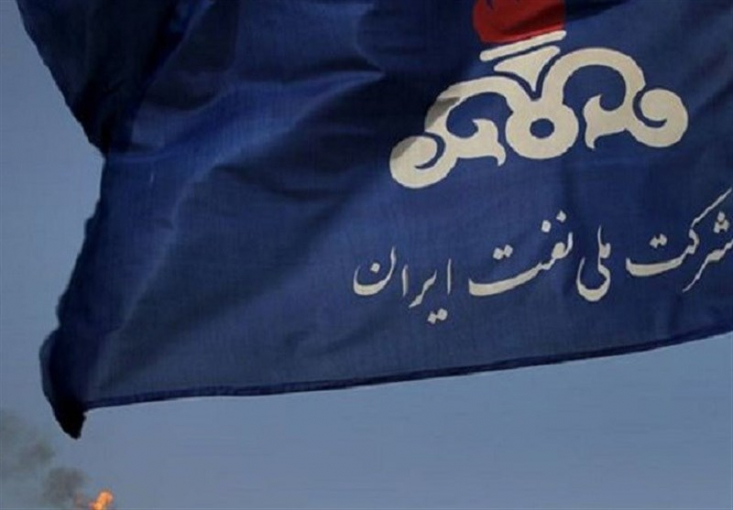 خنثیسازی تحریمها با تولید سه میلیون و ۸۳۸ هزار بشکه نفت در روز/ همکاری شرکت ملی نفت ایران با شرکت گازپروم روسیه با روی كار آمدن دولت سيزدهم و تمركز مديريت صنعت نفت بر تعميق اولويتهای ساختاری شركت ملی نفت ايران، برنامه ريزی هدفمندی برای برداشت حداكثری از منابع نفت و گاز، همپای صادرات انجام شد،تا ضمن ايجاد بهرهوری و رونق اقتصادی، تحقق چشم انداز برنامههای جامع توسعه در كشور را تضمين كند.