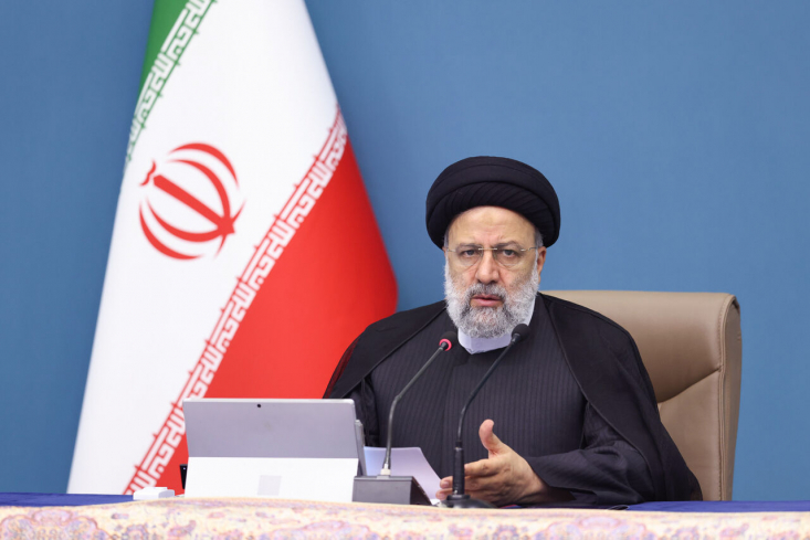 تلاش دشمن برای فتنهانگیزی ناشی از احساس خطر از پیشرفت نظام است/ باید اقتدار افتخارآمیز جمهوری اسلامی به رخ کشیده شود رئیس جمهور تلاش دشمن برای فتنهانگیزی در کشور را ناشی از احساس خطر از اقتدار نظام جمهوری اسلامی ایران عنوان کرد و گفت: باید اقتدار افتخارآمیز نظام را با تبیین دقیق و خلق آثار فرهنگی ماندگار به رخ کشید تا دشمن به عظمت آن اعتراف کند.