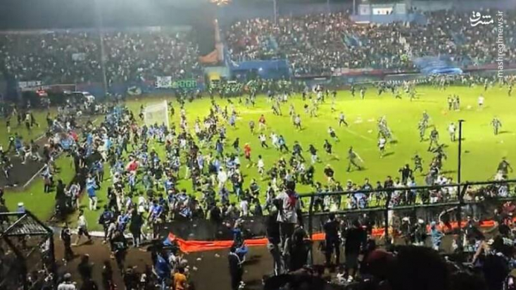 منابع خبری بامداد یکشنبه گزارش دادند، در پی درگیری و آشوب پس از یک مسابقه فوتبال در جزیره جاوه اندونزی ۱۲۷ نفر کشته و ۱۸۸ نفر زخمی شدند.