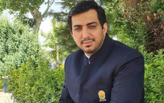 شهیدی که با صدای اذان غیبش میزد! +تصاویر «در روز حادثه تروریستی شاهچراغ « شهید سید فرید الدین معصومی» رفته بود زیارت تا قبل از پروازش به تهران، نماز اول وقت بخواند. اهمیت به نماز اول وقت شهادت را برایش دست یافتنی کرد.