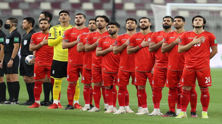 در قطر ۲۰۲۲، همانطور که در شب سیزده‌به‌در ازقرعه‌ای که عادل احمد قطری برای ایران درآورد، تیم‌ملی فوتبال در گروه B رقابت‌ها قرارگرفته و با تیم‌های انگلیس، ولز و ایالات متحده آمریکا برای صعود از گروه صف‌آرایی می‌کند. 
