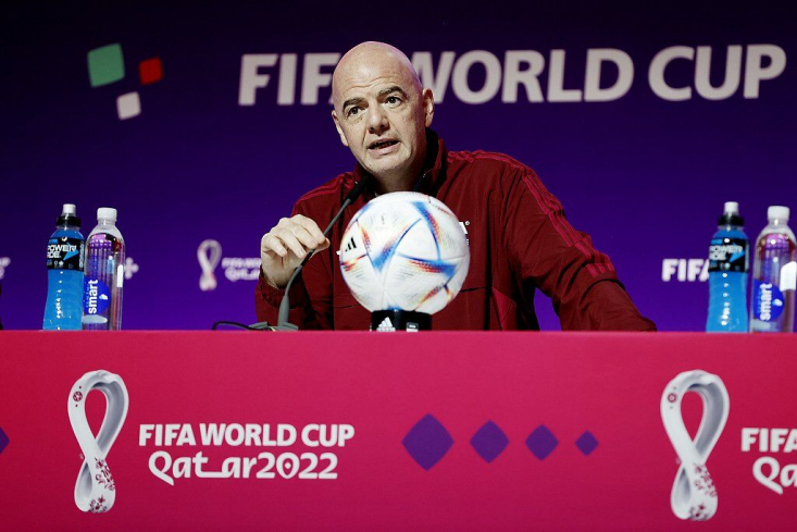 رییس فیفا گفت: امروز من مجبور نیستم که از قطری ها دفاع کنم چون آنها خودشان قادر به این کار هستند. من اینجا هستم از فوتبال و عدالت دفاع کنم.