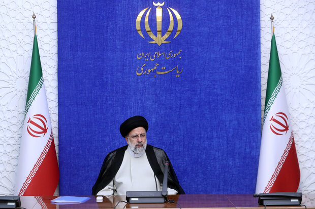 ۶ میلیون نفر به صورت رایگان بیمه سلامت شدند/ با همت مسئولان اجرای قانون تعرفهگزاری خدمات پرستاری آغاز و در حال تکمیل است رئیسجمهور گفت: در دوره جدید بیش از ۶ میلیون نفر به صورت رایگان بیمه سلامت شدند و ما به دنبال آن هستیم که این خدمات به گونهای افزایش پیدا کند که بیماران بهجز بیماری دغدغه دیگری نداشته باشند.