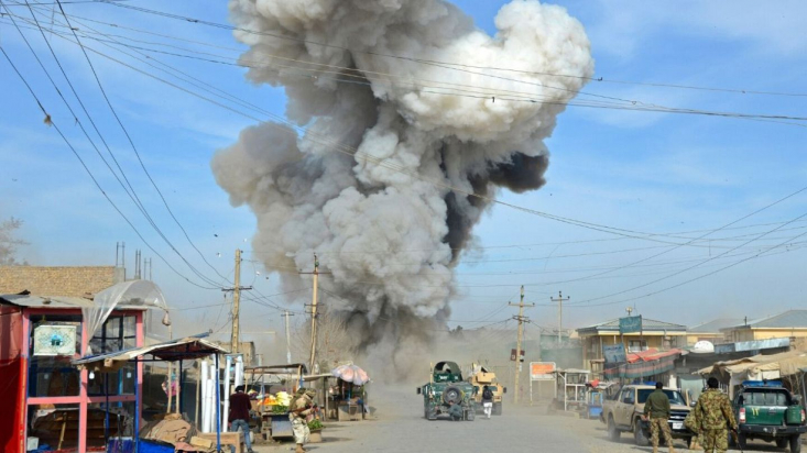  مسئولان محلی ولایت سمنگان افغانستان روز چهارشنبه از وقوع انفجاری در میان نمازگزاران یک مدرسه دینی در شهر ایبک خبر داده و می‌گویند که در این حمله دست کم ۱۵ تن کشته و بیش از ۲۰ نفر دیگر زخمی شده‌اند.