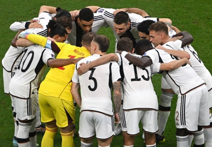 رئیس‌جمهور آلمان به دنبال حذف زودهنگام تیم ملی فوتبال کشورش از جام جهانی ۲۰۲۲ پیامی خطاب به بازیکنان این تیم منتشر کرد.