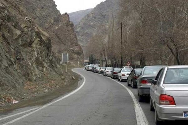 ترافیک ۳ کیلومتری در محور کندوان فرمانده پلیس راه کندوان با اشاره به اعمال محدودیت یک طرفه در محور کندوان به سمت البرز گفت: اکنون شاهد ترافیک به طول سه کیلومتر در این محور هستیم.