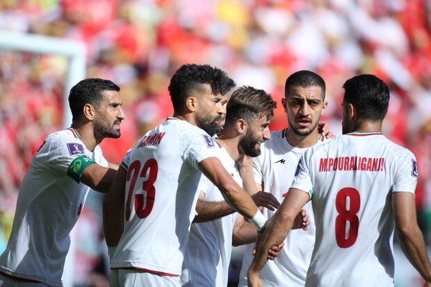 جام جهانی باعث ترانسفر مدافع تیم ملی ایران میشود؟ یک رسانه ترکیهای مدعی شد مدافع تیم ملی ایران به دلیل عملکردش در جام جهانی مورد توجه چند باشگاه قرار گرفته است.