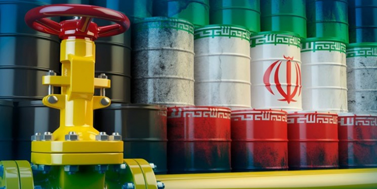 صادرات نفت ایران در دسامبر گذشته به طور متوسط ۱.۱۳۷ میلیون بشکه در روز بود که ۴۲ هزار بشکه در روز نسبت به نوامبر افزایش داشت؛ این دستاورد دولت سیزدهم زمانی رقم خورد که تحریم‌های گسترده‌ی آمریکا علیه کشور پابرجا بوده و برجام نیز تقریبا متوقف شده است.