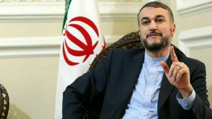در آشوبهای اخیر هیچ دانشجویی در داخل دانشگاهها بازداشت نشده است/ پلیس در اغتشاشات اجازه حمل سلاح گرم را نداشت وزیر امور خارجه جمهوری اسلامی ایران در گفتوگو با یک رسانه آمریکایی گفت: در جریان آشوبهای اخیر هیچ دانشجویی تحت هیچ شرایطی در داخل دانشگاهها و محوطه آنها بازداشت نشده است. در واقع آنهایی دستگیر شدهاند که در آشوبهای خیابانی نقش داشتند.