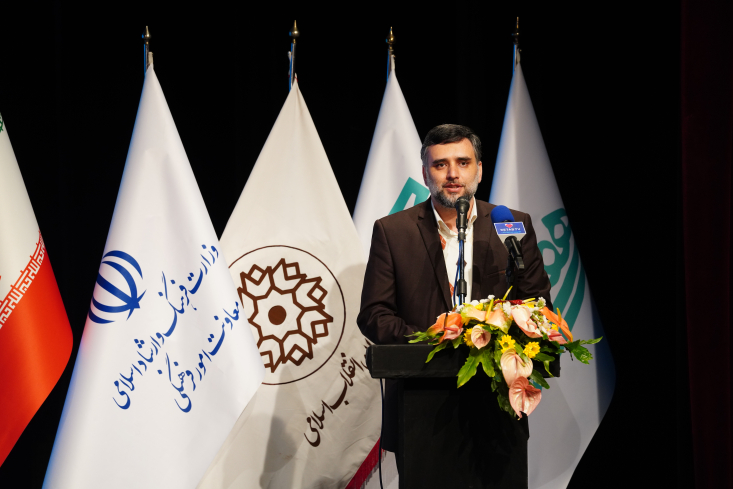 علی رمضانی: اگر ما بخواهیم به اندازه اوایل دهه هشتاد در خود وزارت ارشاد برای موضوع کتاب پول داشته باشیم باید هزار میلیارد تومان پول داشته باشیم. بودجه کل وزارت فرهنگ شامل حوزه سینما، قرآنی، فرهنگی و هنری و کتاب و .. ۱۳۰۰ میلیارد تومان است!