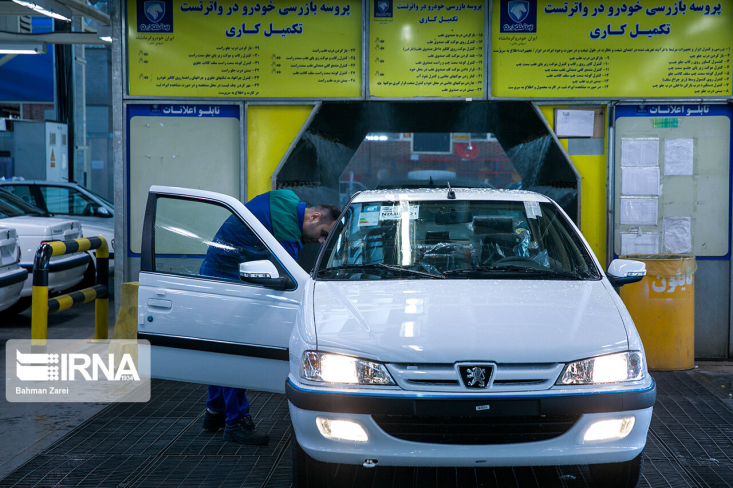 سخنگوی وزارت صنعت، معدن و تجارت گفت: متقاضیان خرید خودروهای داخلی از فردا (جمعه، ۲۶ اسفند) می توانند با مراجعه به سامانه http://www.esalecar.ir نسبت به ثبت نام خودروی مورد نظر اقدام کنند.
