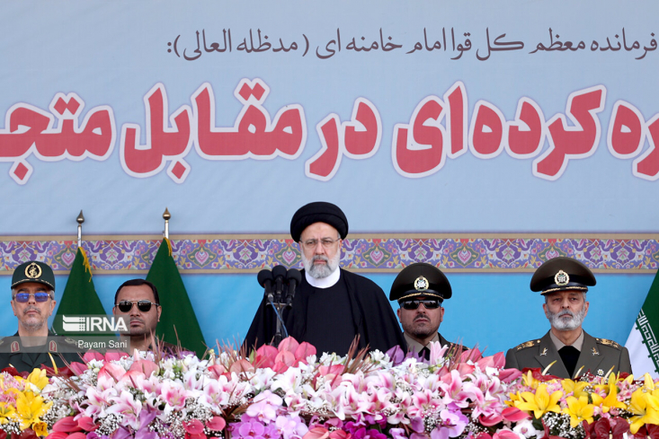 نیروهای خارجی منطقه را ترک کنند/کوچکترین اقدام علیه ایران با نابودی تل آویو و حیفا همراه میشود/ توان نظامی ایران به نفع منطقه است رئیس جمهور با بیان اینکه پیام نیروهای مسلح ما به نیروهای فرامنطقهای به ویژه نیروهای آمریکایی این است که هرچه زودتر منطقه را ترک کنند، گفت: کوچکترین اقدامی علیه کشور توسط دشمنان به ویژه رژیم صهیونیستی پاسخ سختی از جانب نیروهای مسلح دربر خواهد داشت و با نابودی حیفا و تل آویو همراه خواهد بود.