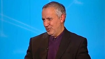 سید عطاءالله مهاجرانی در نشست «ایران آینده؛ بیم‌ها و امیدها» در رایزنی فرهنگی ایران در پاریس به ایراد سخنرانی پرداخته و اولین نقطه امید برای ایران و جمهوری اسلامی امروز را اقتدار نظامی-امنیتی دانسته است.

