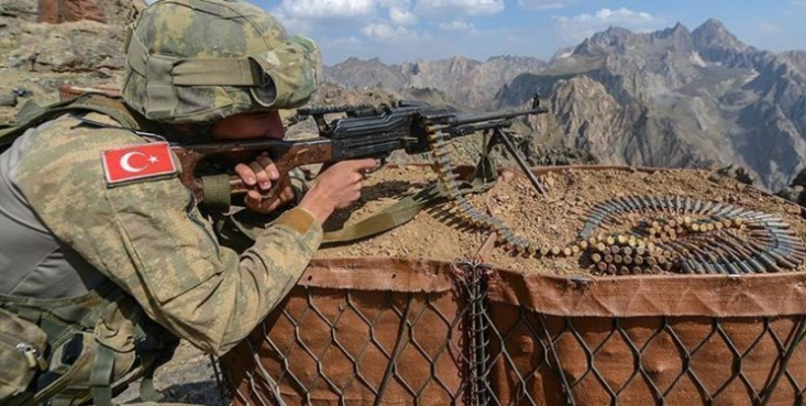 منابع امنیتی ترکیه از کشته شدن مسئول ارتباطات گروهک پ.ک.ک در مناطق کوهستانی در شمال عراق خبر دادند.

