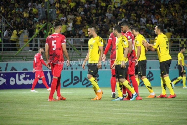 حال باید منتظر ماند و دید آیا تاج که پیشتر تیم‌های متخلف را تهدید کرده و گفته بود: «هر باشگاهی سقف بودجه را رعایت نکند ۳ بر صفر بازنده می‌شود.»؛ آیا جرئت برخورد با تیم استان خود را دارد یا با چشم‌پوشی این قضیه هم به فراموشی سپرده خواهد شد؟
