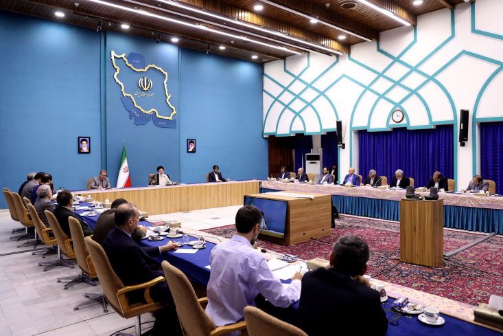 دستاندازهای مسیر اداری شناسایی و رفع شود رئیس جمهور «تحول فرآیندی» را بهعنوان یکی تحولهای سه گانه در نظام اداری دانست و گفت: دستاندازهای مسیر اداری باید به دقت شناسایی و برای رفع آنها برنامهریزی شود.