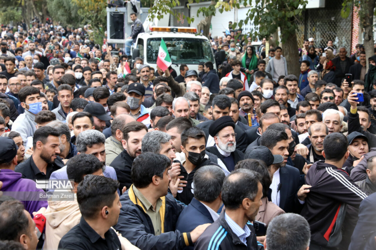 حمله مرکزنشینان بی کارنامه به دستاوردهای سید ابراهیم رئیسی/ دولت سیزدهم با چه دستاوردهایی محبوب مردم شده است؟ استقبالهای بیسابقه از سید ابراهیم رئیسی در شهرهای مختلف نیز، تنها پوچ بودن ادعاهای مدعیان بی کارنامه مرکزنشین را ثابت کرده است، همانهایی که ایران را تنها خیابان انقلاب به بالا میدانند و خدمات دولت به اقشار مختلف دولت را تنها یک نمایش میپندارند.