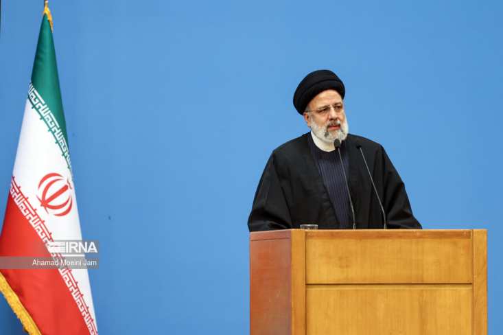 انقلاباسلامی یک بیداریاسلامی برای مردم منطقه بود/ بیانیه گام دوم انقلاب به ارائه راهکارهایی برای رفع مشکلات کشور پرداخته است آیت الله رئیسی با بیان اینکه عالم باید واقف شود که توانستهایم در پرتو انقلاب اسلامی گامهای بلندی برداریم، گفت: بیانیهگام دوم گزارش کاملی از پیشرفت های کشور و ارائه واقعیت هایی از انقلاب شکوهمند اسلامی است.