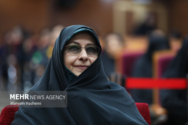 اجرای برنامه برای اشتغال زنان سرپرست خانوار معاون رییس جمهور در امور زنان و خانواده از اجرای برنامه برای اشتغال زنان سرپرست خانوار خبر داد.