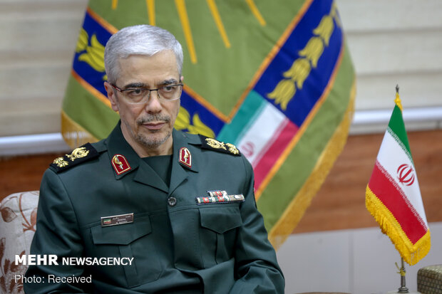 امنیت پایدار محصول رویکرد جامعه اطلاعات کشور است رییس ستاد کل نیروهای مسلح تاکید کرد: امنیت پایدار در شرایط پر تلاطم منطقهای و مواجهه با امواج تهدید و طمع دشمنان؛ محصول رویکرد جهادی، انقلابی و حرفهای جامعه اطلاعات کشور است.