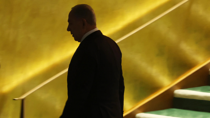 بحران استعفاهای سریالی در ارتش و ارتباط آن با دانیل هاگاری و همزمانی‌اش با سفر اخیر بنی‌گانتز به آمریکا در کنه خود نشان از طرحی دارد که در راستای آن سرنگونی نتانیاهو به عنوان هدف اصلی دیده خواهد شد. 
