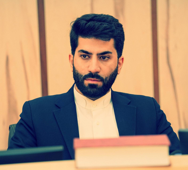 حمایت از حقوق کودکان در برابر آسیبهای فضای مجازی/ جایگاه حقوق کودکان و نوجوانان چه ویژگیهایی دارد؟ دربارۀ جایگاه و وضعیت حقوقی ترویج این نوع از روابط غیرشرعی بین نوجوانان و افراد کمتر از سن قانونی با سیدامیرمحمد ابوترابی، پژوهشگر حقوق بینالملل به گفتوگو نشستیم.