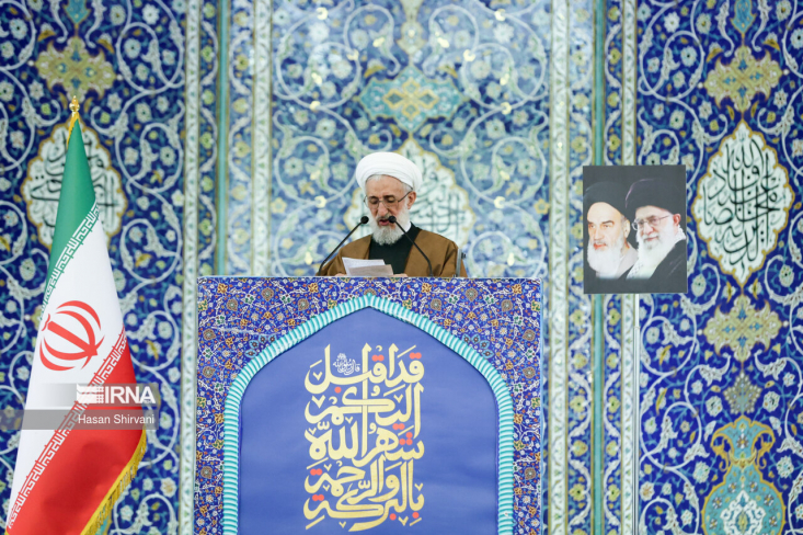 آیت الله صدیقی: عذرخواهی میکنم که با غفلت و کم توجهی باعث هجمه به ملت ایران شدم خطیب نماز جمعه تهران گفت: در چند روز اخیر شبکه های مجازی قتلگاه جوان ها و مسلخ آبروها این طلبه ناچیز را بهانه قرار دادند و در اثر یک غفلت باعث شدند که دل مردم عزیز ما شکست و کم نبودند افرادی که ما را می دیدند گریه می کردند،عذرخواهی می کنم که با یک غفلت و کم توجهی باعث این همه هجمه به ملت ایران شدم.