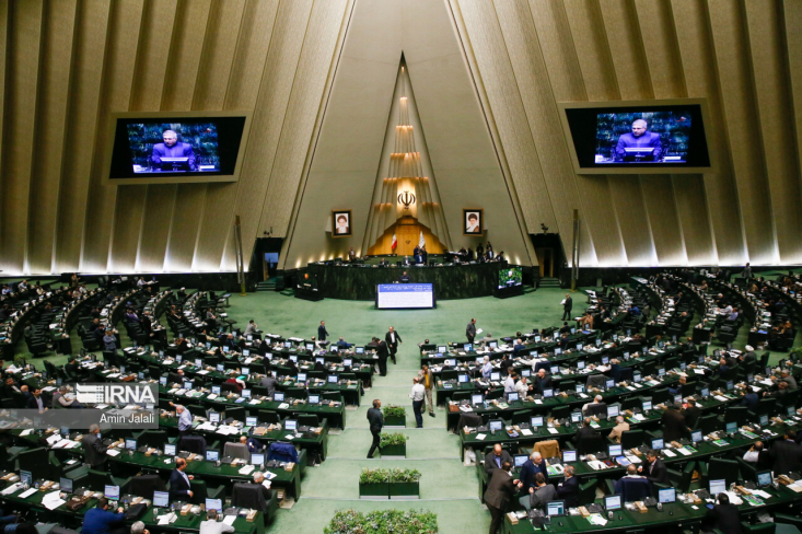 گزارش کمیسیون امنیت ملی و سیاست خارجی مجلس شورای اسلامی در مورد طرح تقویت و توسعه علوم پژوهش و نوآوری دفاعی در دستور کار جلسه علنی امروز - یکشنبه - قرار گرفت.

