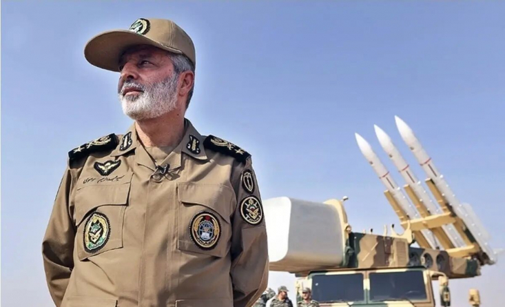 فرمانده کل ارتش: اگر آمریکاییها مداخله کنند منافع آنها اهداف عملیاتی ما محسوب میشود فرمانده کل ارتش جمهوری اسلامی ایران با هشدار به سردمداران آمریکا گفت: اگر در حمایت از رژیم صهیونیستی مداخله کنند تمام پایگاهها و منافع آنها اهداف عملیاتی ما محسوب میشود.