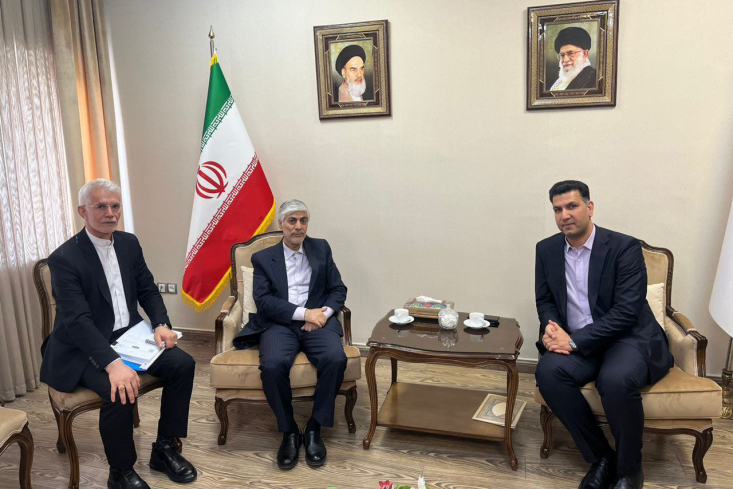 کیومرث هاشمی: تمامی حمایتهای لازم را از میزبانی هندبال نوجوانان آسیا خواهیم کرد وزیر ورزش و جوانان در دیدار با رئیس فدراسیون هندبال گفت: تمامی حمایتهای لازم را از میزبانی هندبال نوجوانان آسیا خواهیم کرد.