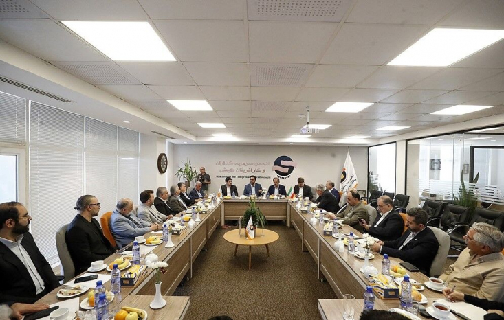 دبیر انجمن سرمایه گذاران کیش: رویکرد دولت در منطقه سبب امیدآفرینی شده است دبیر انجمن سرمایه گذاران وکار آفرینان کیش با قدردانی از همدلی بخش خصوصی و دولت در این جزیره گفت: رویکرد مدیرعامل سازمان منطقه آزاد به عنوان نماینده دولت در منطقه به یک پشتوانه ارزشمند و امیدآفرین برای سرمایه گذاران تبدیل شده است.