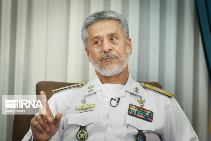 دریادار سیاری: پاسخ ارتش و سپاه به عبور از خط قرمزهای نظام قاطع و سخت است رئیس ستاد و معاون هماهنگ کننده ارتش در پیامی نوشت: ارتش و سپاه هرگونه اقدام مذبوحانه و تعدی به مرزهای سرزمین ایران اسلامی و عبور از خط قرمزهای نظام مقدس جمهوری اسلامی را با پاسخی قاطع، سخت و پشیمان کننده پاسخ داده و خواهند داد.