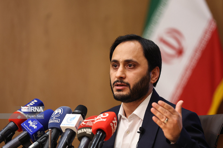سخنگوی دولت گفت: حجم تجارت خارجی ایران در سال قبل بیش از ١۴٠ میلیارد دلار بود.
