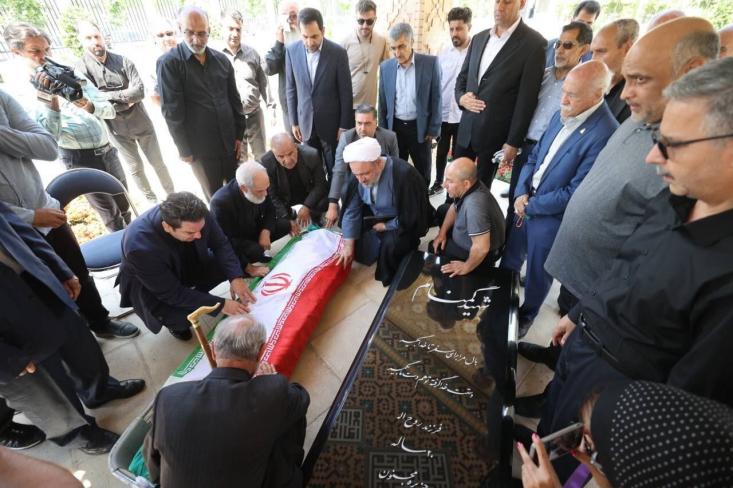با حضور معاون وزیر پیکر رئیس اسبق فدراسیون کشتی تشییع شد پیکر زندهیاد ناصر میرواحدی رئیس اسبق فدراسیون کشتی با حضور معاون توسعه مدیریت و منابع وزارت ورزش و جوانان، چهرهها و مسئولان ورزش کشور تشییع شد.