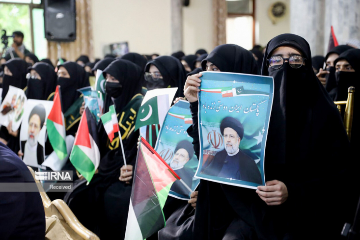 لاهور و شور و شوق دیدار مؤمنانه شور و شوق بانوان شیعه پاکستانی در دیدار با همراهان رئیس جمهور در سفر به لاهور، پایتخت فرهنگی پاکستان اشک شوق را از چشمان هر دلباخته ایران و اسلام و تشیع جاری می ساخت.