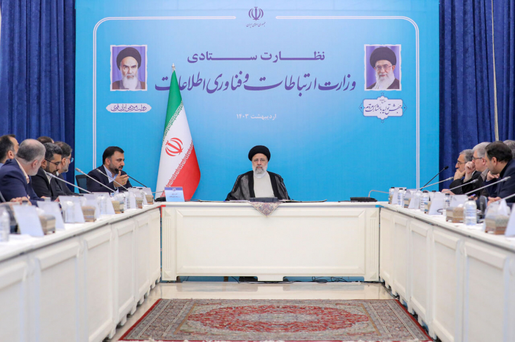 رئیس‌جمهور با ضروری دانستن بهره‌گیری وزارت ارتباطات از آخرین فناوری‌ها، توسعه زیرساخت‌های ارتباطی و اطلاعاتی کشور و افزایش کیفیت اینترنت برای مردم و کسب و کارها را مهم‌ترین مأموریت‌های وزارت ارتباطات و فناوری اطلاعات اعلام کرد.
