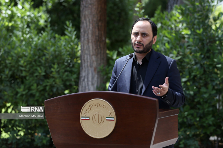 سخنگوی دولت گفت: آئین‌نامه واردات خودروی مدل ۲۰۱۹ به بالا برای همه ایرانیان در جلسه امروز دولت تصویب شد.
