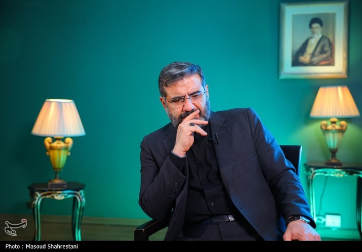 برای دفاع از عملکرد دولت نامزد انتخابات شدم/ انتشار نامه به شورای نگهبان جهتدهی شده بود؛ نهادهای نظارتی و امنیتی بگویند چهکسی نامه را منتشر کرد؟/ جریان مسموم رسانهای با پروژهبگیرها حضور من در انتخابات را مورد هجمه قرار دادند وزیر فرهنگ و ارشاد اسلامی در گفتوگو با تسنیم ضمن اشاره به مهمترین دستاوردها و چالشهای دوره سهساله خود، توضیحاتی درباره حواشی مربوط به ثبتنام در انتخابات ریاستجمهوری و نامه برخی اعضای هیئت دولت به شورای نگهبان ارائه کرد.