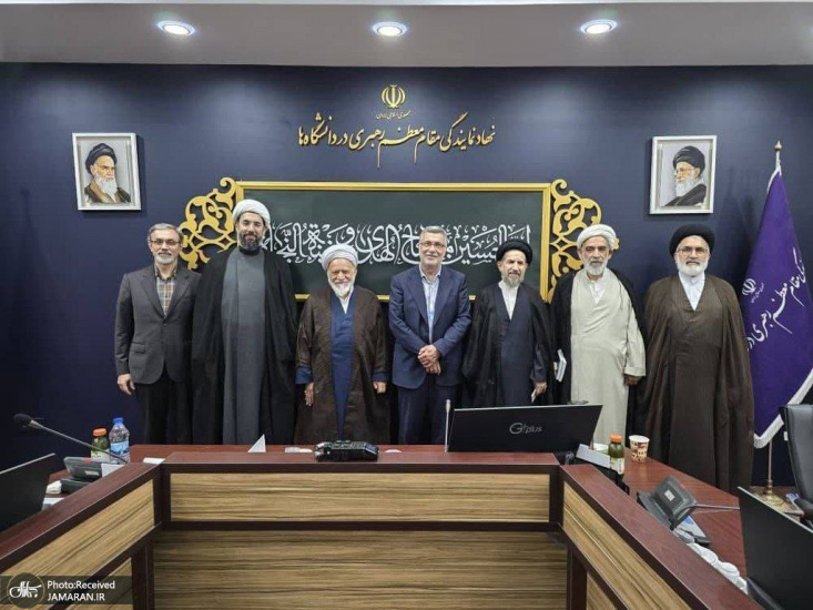  پایکوبی بر سر پیکر آرمان و روحالله/ عکس یادگاری با مدافع فتنه زن زندگی آزادی! حالا باید منتظر ماند و دید آیا کسانی که به عنوان منصوبین رهبری شناخته میشوند بابت این عدول از خط قرمز رهبری از منظر مردم و رهبر انقلاب عذرخواهی خواهند کرد یا نه؟