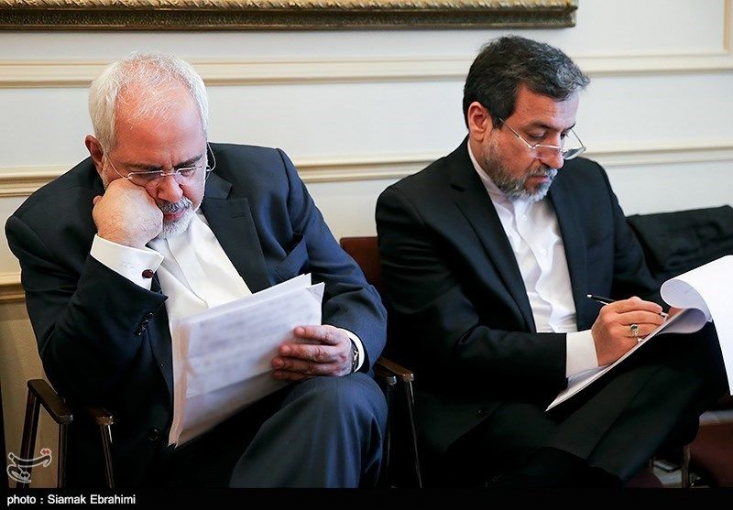 کپی عراقچی از دست ظریف/ خالصسازی وزارت امور خارجه، اولین اقدام آقای وزیر! عراقچی هرچند در سخنرانیها امیرعبداللهیان را اسطوره میخواند و بر ادامه راه او تاکید میکند اما به سرعت مسیر خالصسازی در دستگاه وزارتخارجه را دنبال کرده و در صدد جایگزین ساختن نیروهای گوش به فرمان ظریف به جای نیروهای شهید امیرعبداللهیان است.